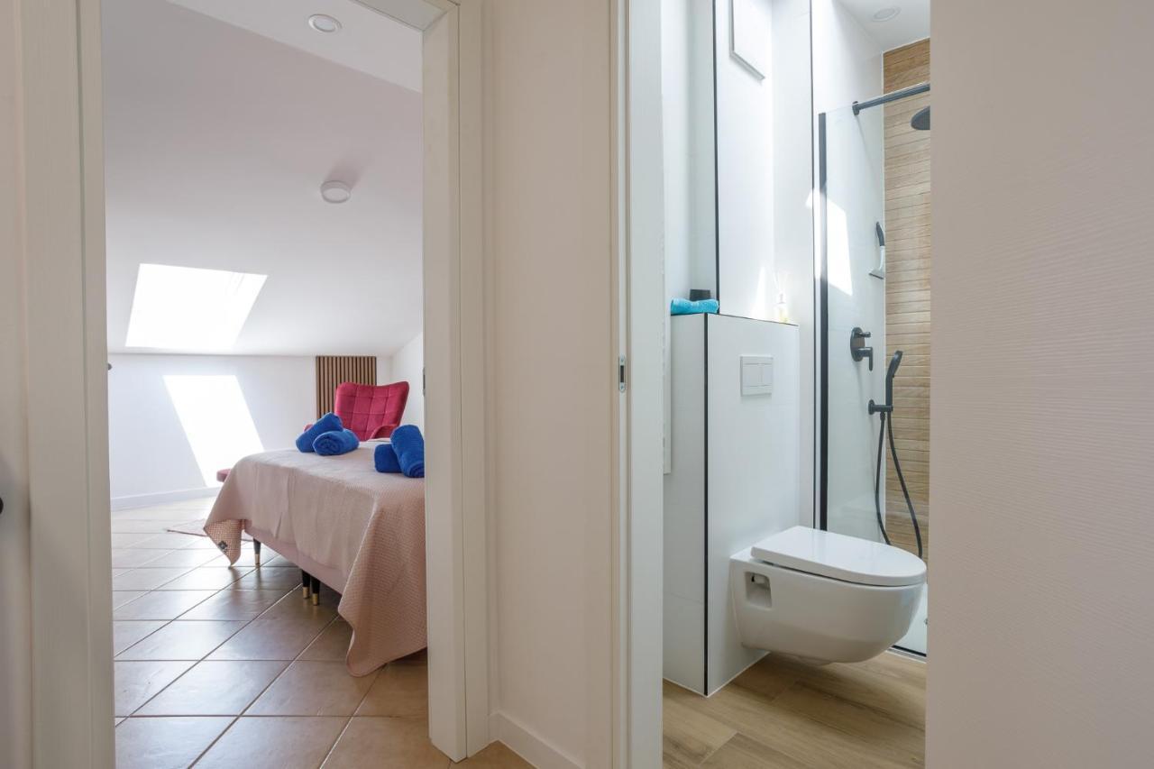 Apartmen Plus U Centru Blizu Plaze นยีวีเซ ภายนอก รูปภาพ